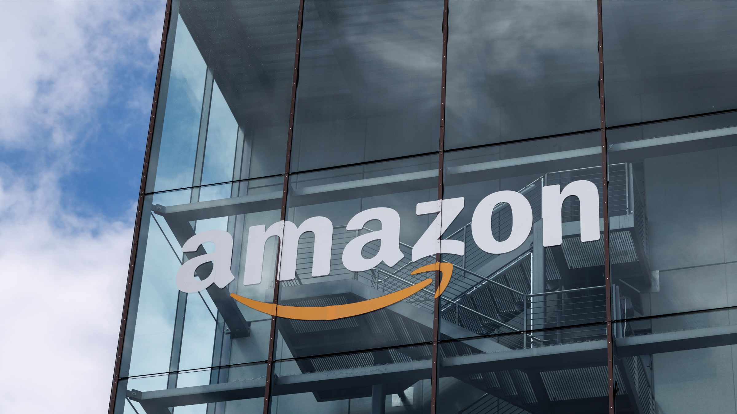Amazon After Earnings: A Colossus at the Crossroads – Buy, Sell, or Hold in the Age of AI?