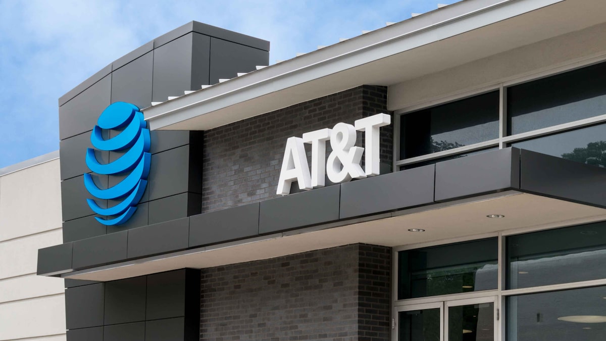 After Earnings, Is AT&T Stock a Buy, a Sell, or Fairly Valued ...